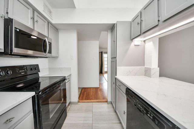 8055 Cambridge Street 30, Houston, TX 77054