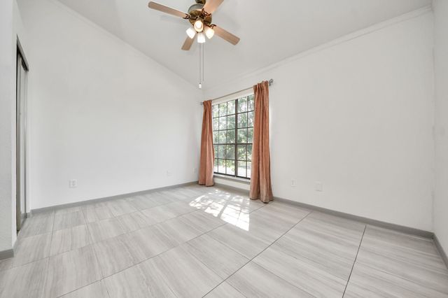 8055 Cambridge Street 30, Houston, TX 77054