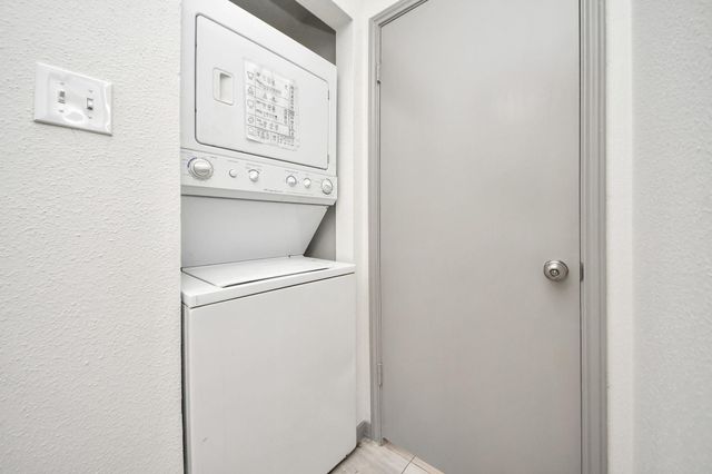 8055 Cambridge Street 30, Houston, TX 77054