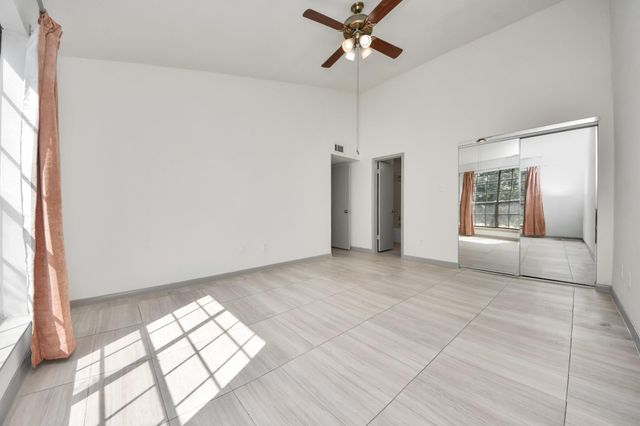 8055 Cambridge Street 30, Houston, TX 77054