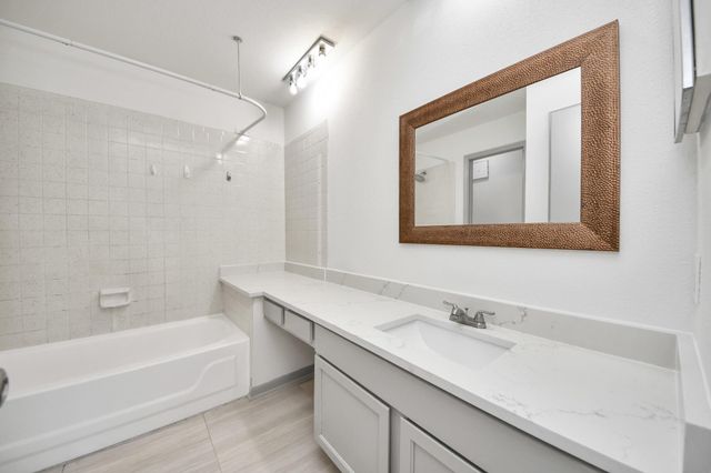 8055 Cambridge Street 30, Houston, TX 77054