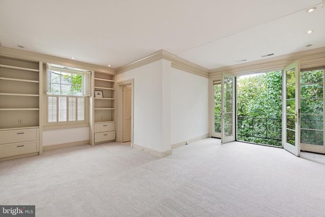 1241 33RD ST NW, Washington, DC 20007