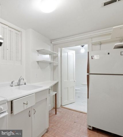 1241 33RD ST NW, Washington, DC 20007