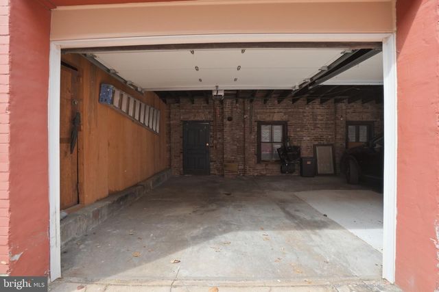 1241 33RD ST NW, Washington, DC 20007