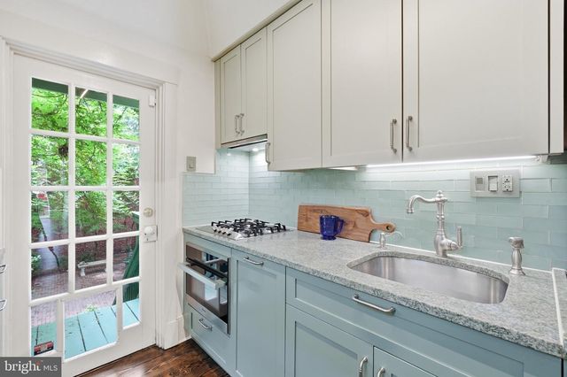 1241 33RD ST NW, Washington, DC 20007