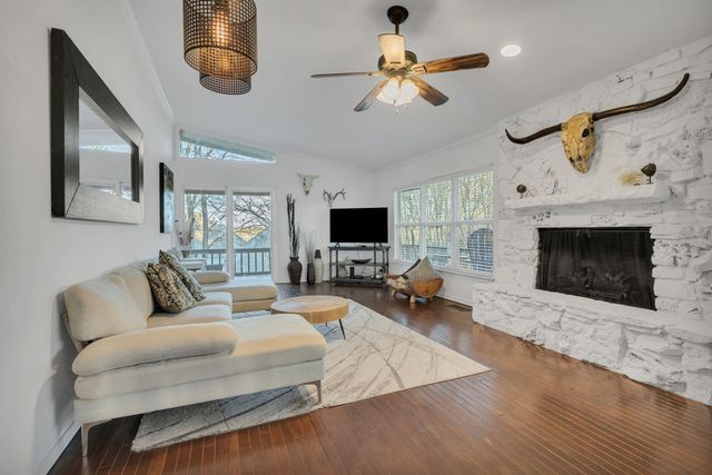 4901 Fairway Court, De Cordova, TX 76049