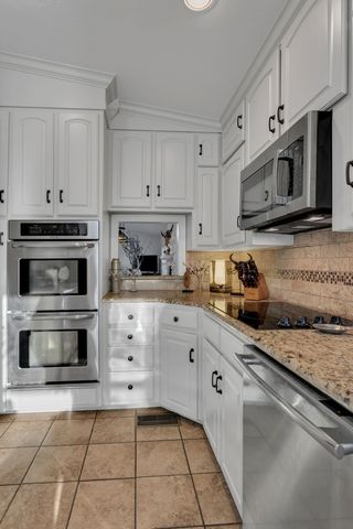 4901 Fairway Court, De Cordova, TX 76049