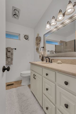 4901 Fairway Court, De Cordova, TX 76049