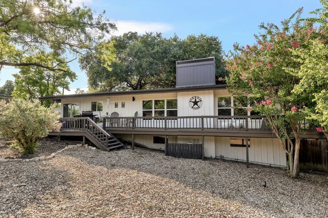 4901 Fairway Court, De Cordova, TX 76049