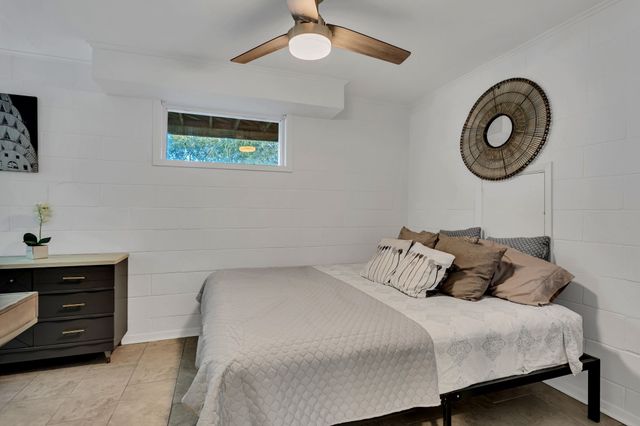 4901 Fairway Court, De Cordova, TX 76049