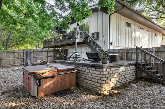 4901 Fairway Court, De Cordova, TX 76049