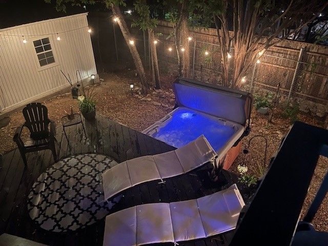 4901 Fairway Court, De Cordova, TX 76049