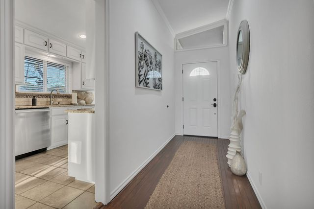 4901 Fairway Court, De Cordova, TX 76049
