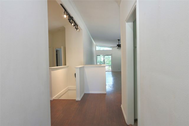 4901 Fairway Court, De Cordova, TX 76049