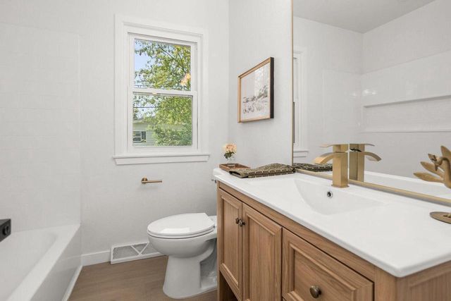 2285 N 166th STREET, Brookfield, WI 53005