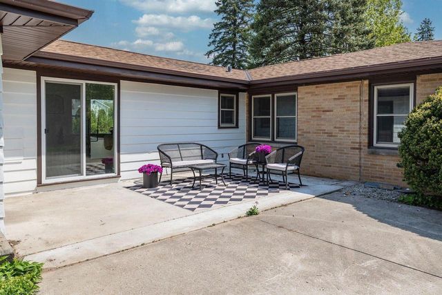 2285 N 166th STREET, Brookfield, WI 53005