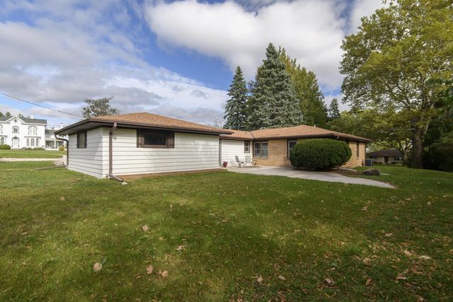 2285 N 166th STREET, Brookfield, WI 53005