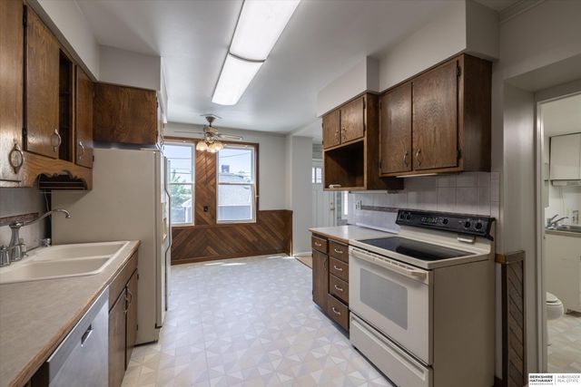 220 S 3rd Street, Council Bluffs, IA 51503