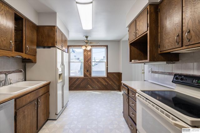 220 S 3rd Street, Council Bluffs, IA 51503
