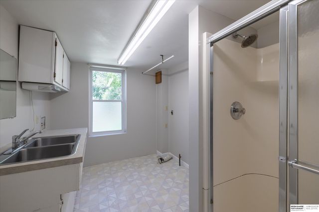 220 S 3rd Street, Council Bluffs, IA 51503