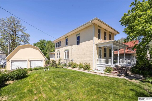220 S 3rd Street, Council Bluffs, IA 51503