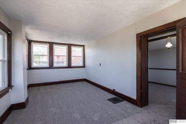 220 S 3rd Street, Council Bluffs, IA 51503