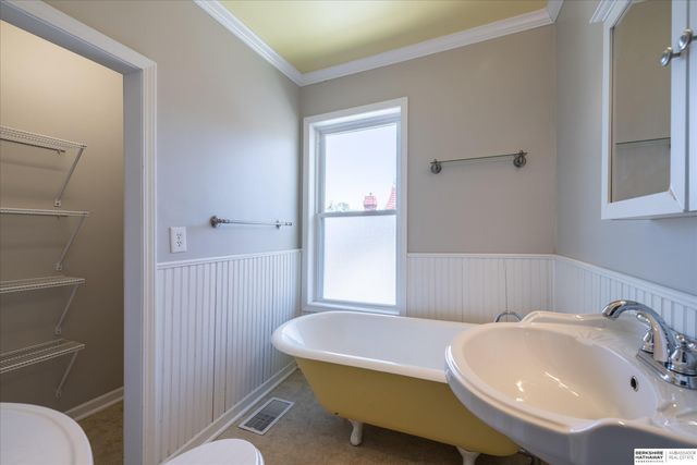 220 S 3rd Street, Council Bluffs, IA 51503