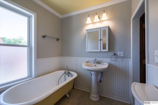 220 S 3rd Street, Council Bluffs, IA 51503
