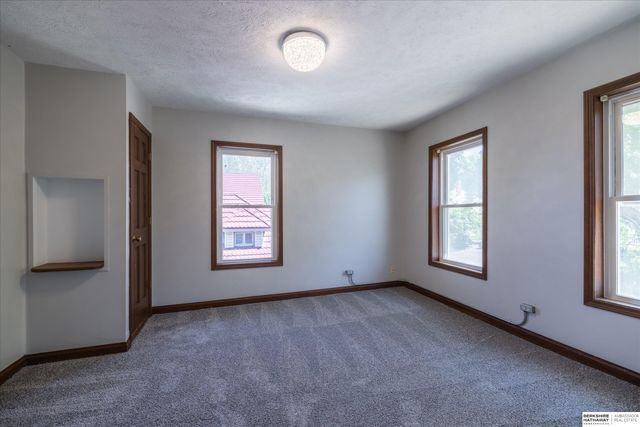 220 S 3rd Street, Council Bluffs, IA 51503