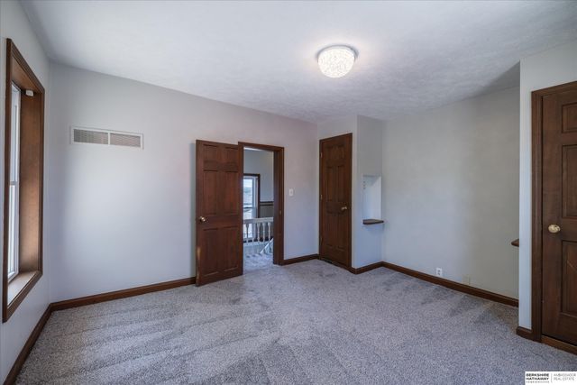 220 S 3rd Street, Council Bluffs, IA 51503
