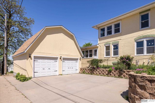 220 S 3rd Street, Council Bluffs, IA 51503