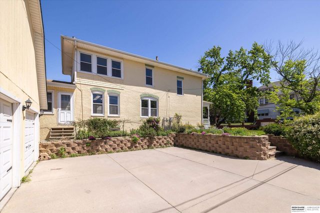220 S 3rd Street, Council Bluffs, IA 51503