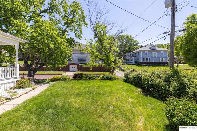 220 S 3rd Street, Council Bluffs, IA 51503
