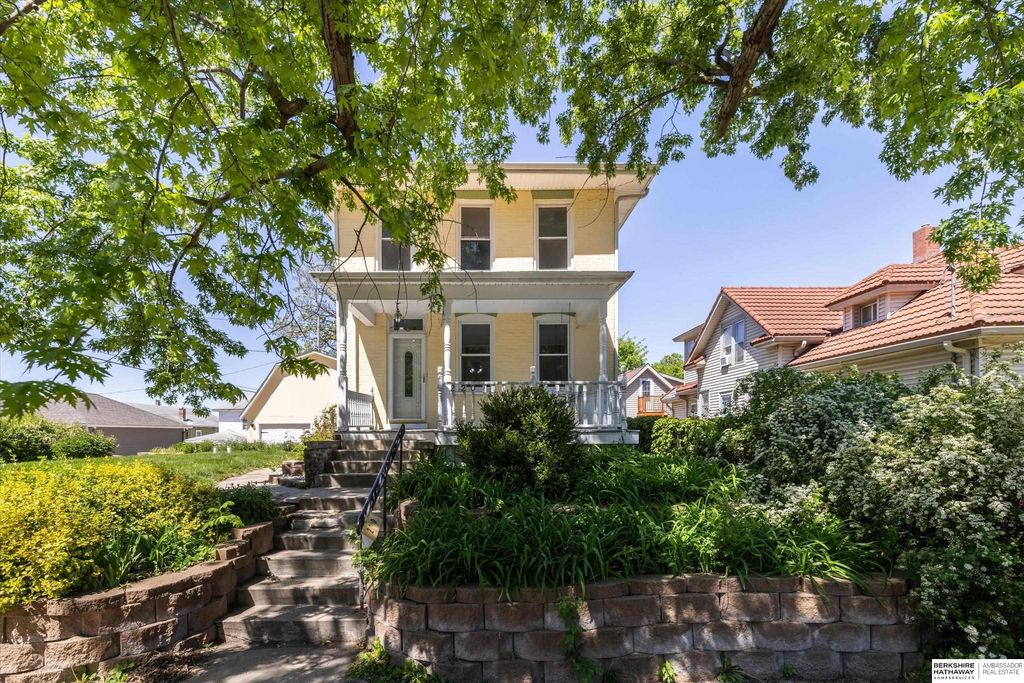 220 S 3rd Street, Council Bluffs, IA 51503