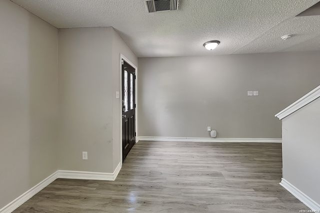 8030 Falcon, Converse, TX 78109