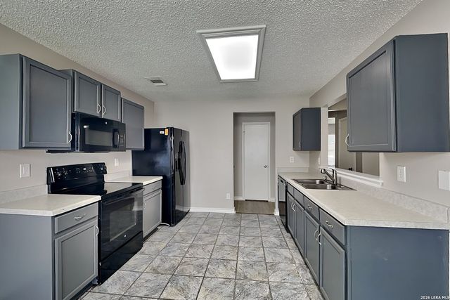 8030 Falcon, Converse, TX 78109