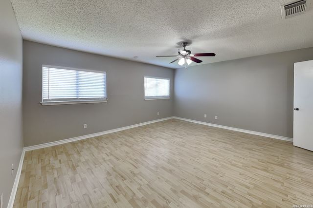 8030 Falcon, Converse, TX 78109
