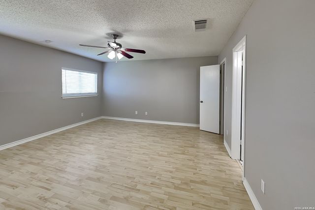 8030 Falcon, Converse, TX 78109