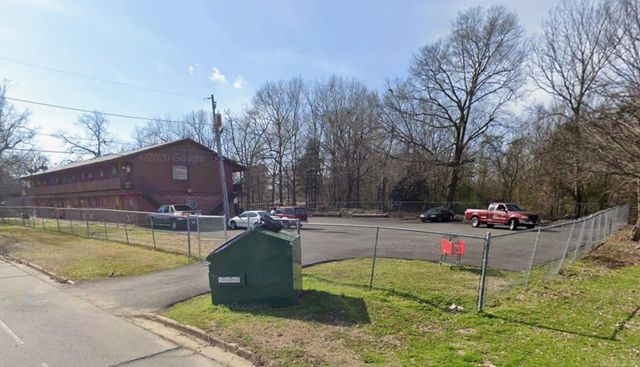1020 S Linden, Pine Bluff, AR 71611