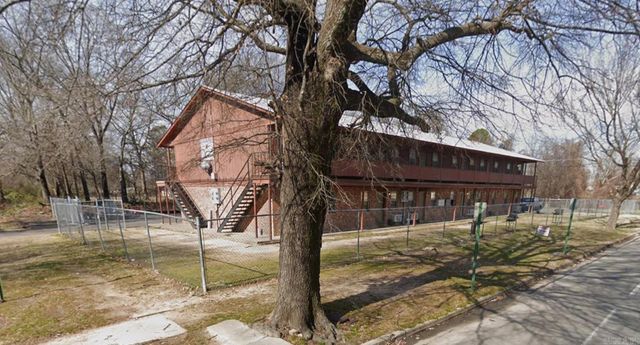 1020 S Linden, Pine Bluff, AR 71611