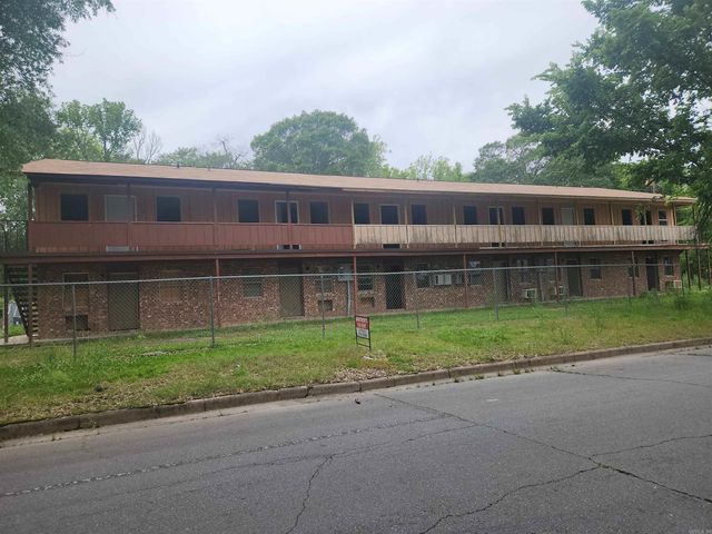 1020 S Linden, Pine Bluff, AR 71611