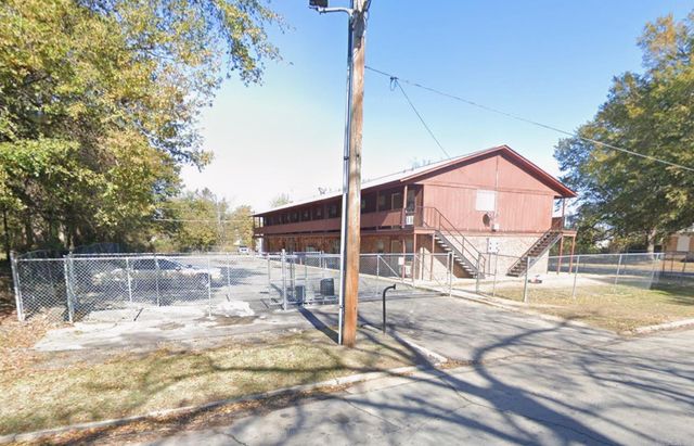 1020 S Linden, Pine Bluff, AR 71611