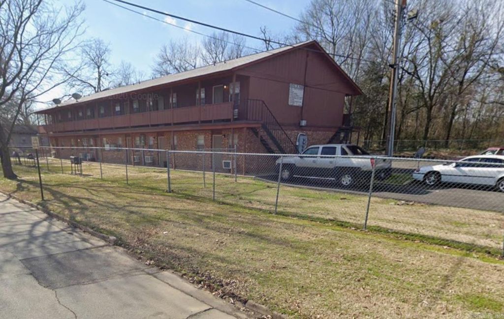 1020 S Linden, Pine Bluff, AR 71611