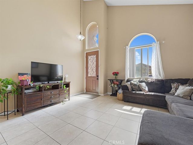 8731 Metta Cir, Riverside, CA 92503