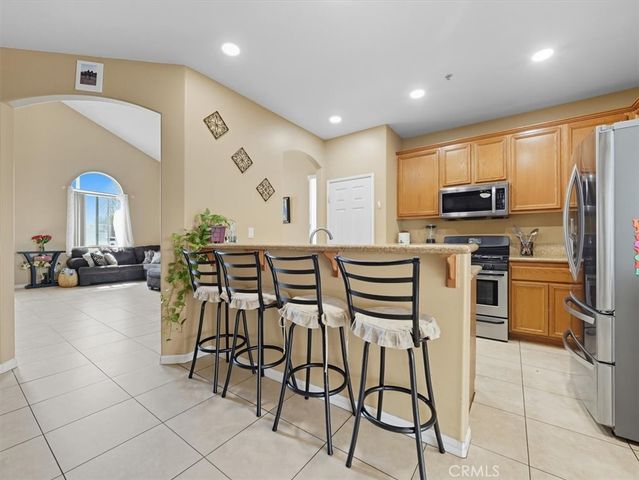 8731 Metta Cir, Riverside, CA 92503