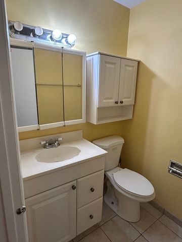 162 S Waters Edge Drive 301, Glendale Heights, IL 60139