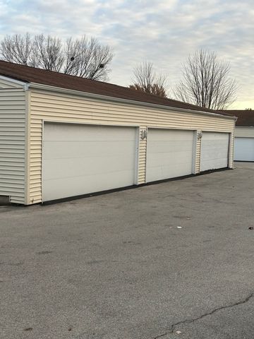 162 S Waters Edge Drive 301, Glendale Heights, IL 60139