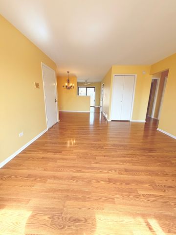 162 S Waters Edge Drive 301, Glendale Heights, IL 60139