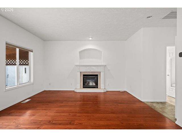 1753 Nw WONDERVIEW Ave, Gresham, OR 97030