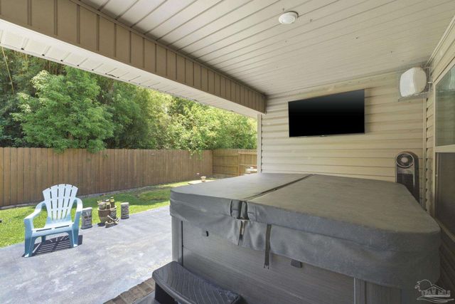 8803 Derby Ln, Pensacola, FL 32534